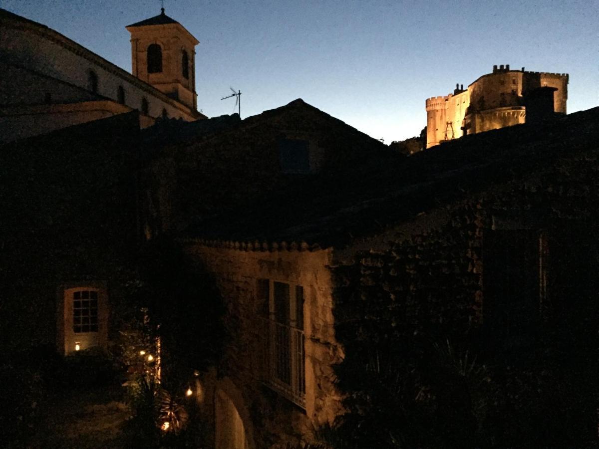 Les Aiguieres En Provence Bed & Breakfast Suze la Rousse Bagian luar foto