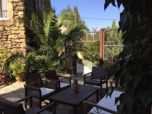 Les Aiguieres En Provence Bed & Breakfast Suze la Rousse Bagian luar foto