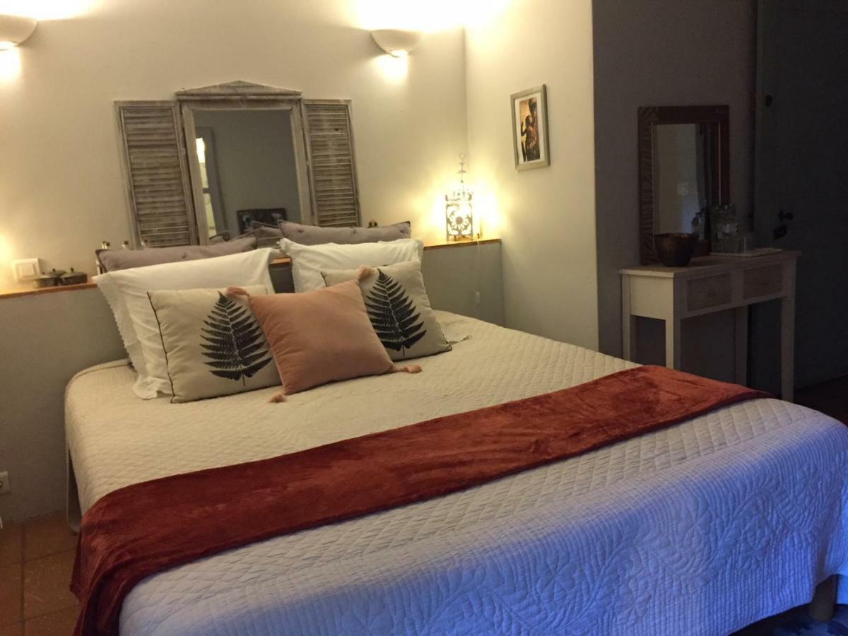 Les Aiguieres En Provence Bed & Breakfast Suze la Rousse Bagian luar foto