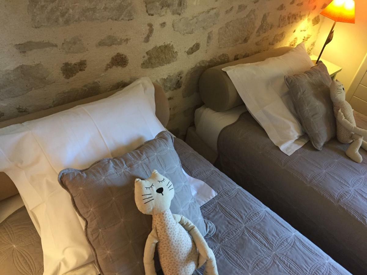 Les Aiguieres En Provence Bed & Breakfast Suze la Rousse Bagian luar foto
