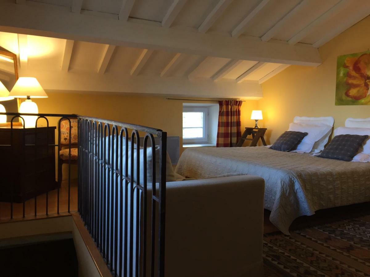 Les Aiguieres En Provence Bed & Breakfast Suze la Rousse Bagian luar foto
